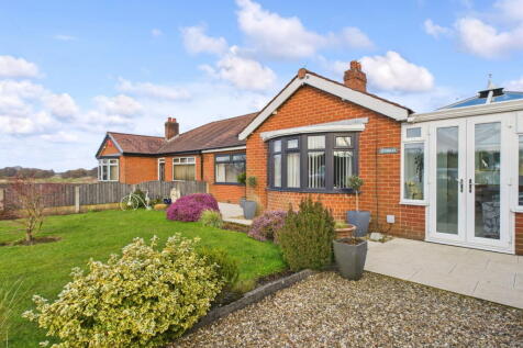 2 bedroom semi-detached bungalow for sale