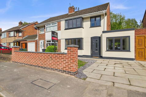 93 Marians Drive, Ormskirk, L39 1LG 3 bed semi