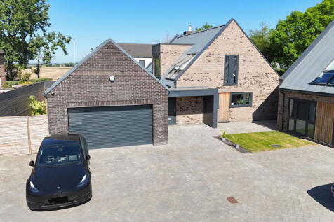 North Moor Villas, Halsall, L39 8RF 5 bed detached house for sale