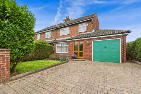 County Road, Ormskirk, L39 1NN 3 bed semi
