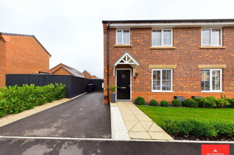 Turnpike Crescent, Burscough, L40 7AQ 3 bed semi