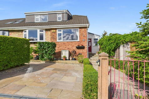 Wimbrick Crescent, Ormskirk, Aughton... 3 bed semi