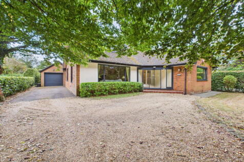 Ruff Lane, Ormskirk L39 4UL 4 bed detached bungalow for sale