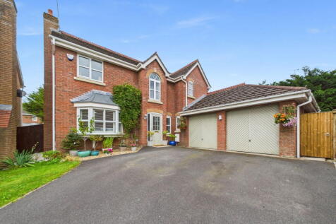 Elder Avenue, Burscough L40 5BS 4 bed detached house for sale