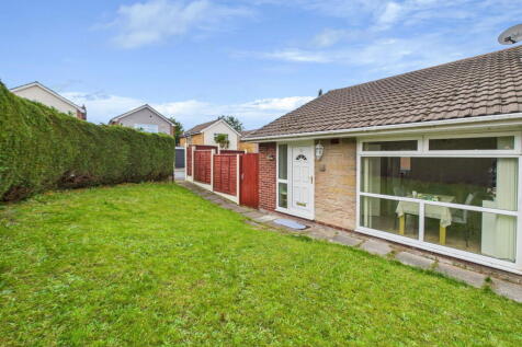 Nursery Avenue, Ormskirk, L39 2DY 2 bed semi