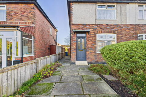Calder Avenue, Ormskirk, L39 4SE 2 bed semi