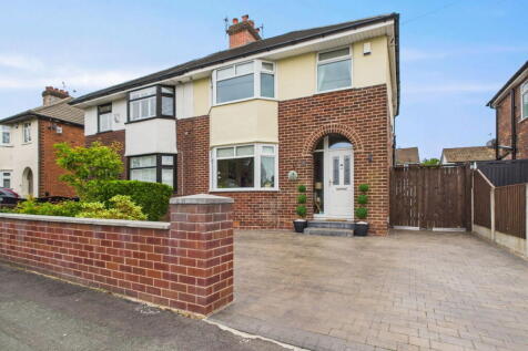 Liverpool Road, Aughton, Ormskirk... 3 bed semi