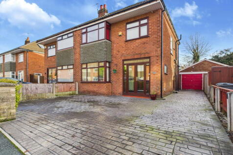 Farrington Drive, Ormskirk, L39 1NB 3 bed semi