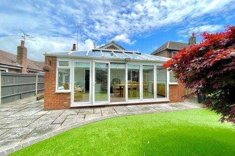 The Street, East Preston 2 bed detached bungalow for sale