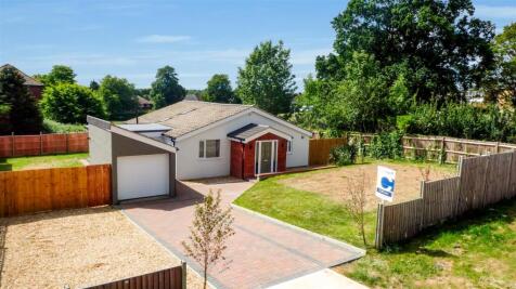 Buckingham Road, Bletchley, Milton... 4 bed detached bungalow for sale