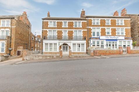 5 Cliff Terrace, Hunstanton, PE36 7 bed semi