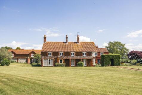 Dersingham 9 bed detached house for sale
