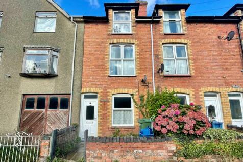 4 bedroom terraced house for sale