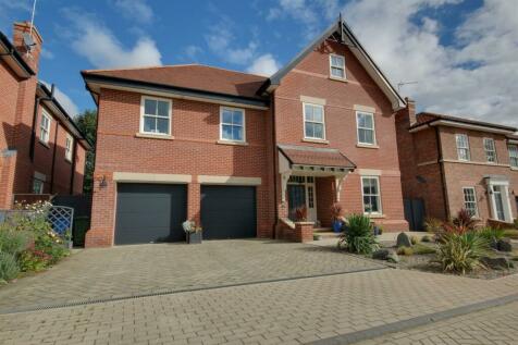 5 bedroom detached house for sale