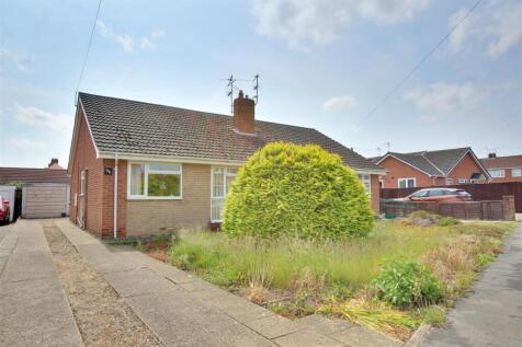 2 bedroom semi-detached bungalow for sale