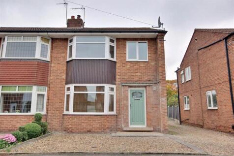 3 bedroom semi-detached house for sale
