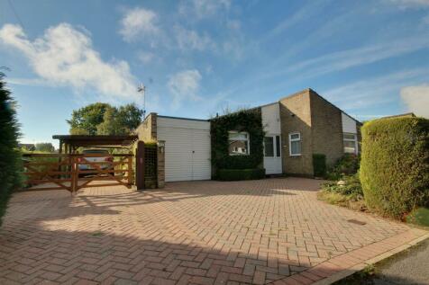 2 bedroom semi-detached bungalow for sale