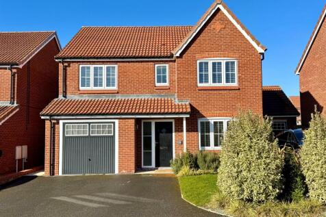 4 bedroom detached house for sale