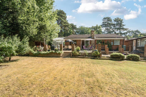 Soldiers Rise, Finchampstead, Wokingham 4 bed bungalow for sale