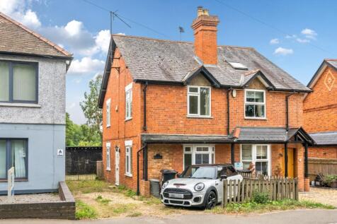 Reading Road, Eversley, Hook 2 bed semi