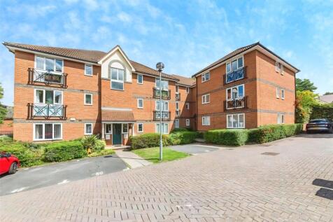 Shaw Park, Crowthorne, Berkshire 2 bed apartment for sale
