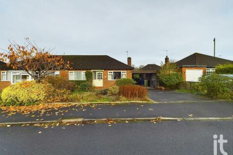 2 bedroom semi-detached bungalow for sale