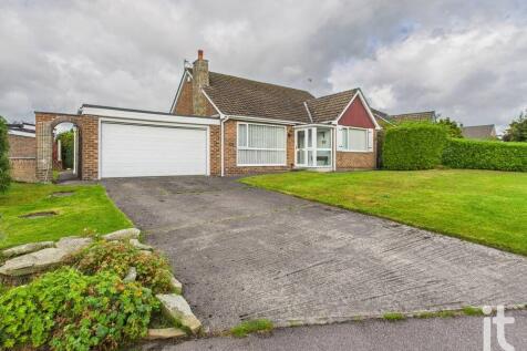 Chatsworth Road, High Lane... 3 bed detached bungalow for sale