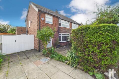 Balmoral Drive, High Lane, Stockport... 3 bed semi