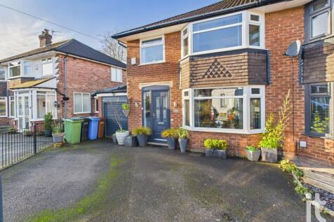 Pennine Road, Woodley, Stockport, SK6 3 bed semi