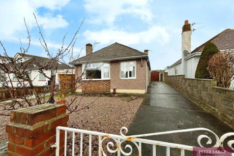 Gillian Drive Rhyl LL18 4TA 3 bed detached bungalow for sale