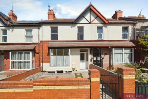 7 Lake Avenue, Rhyl, LL18 1HY 4 bed terraced house for sale