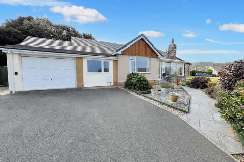 Brynhyfryd Grove, Abergele, LL22 7HD 4 bed detached bungalow for sale