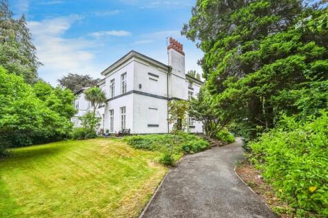 6 bedroom semi-detached house for sale