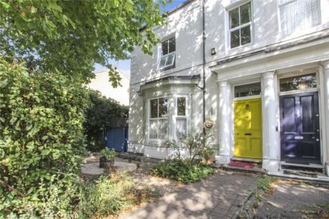 6 bedroom semi-detached house for sale