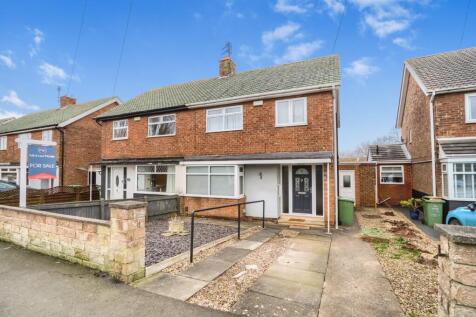 3 bedroom semi-detached house for sale