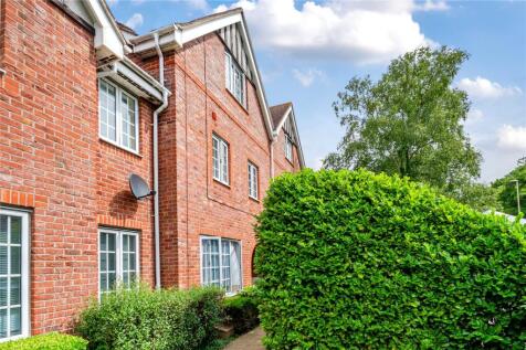 London Road, Hook, Hampshire 6 bed terraced house for sale