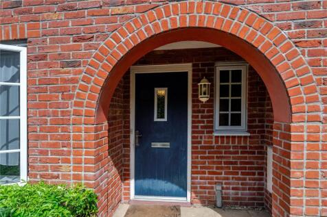 6 bedroom terraced house for sale