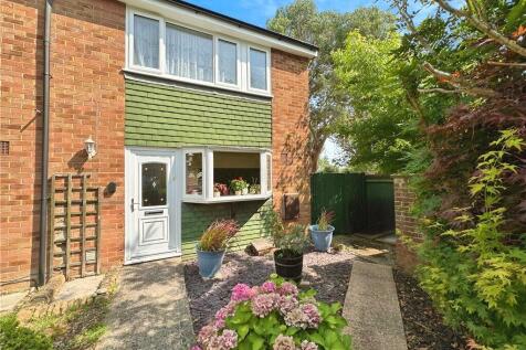 Routh Lane, Tilehurst, Reading 2 bed end of terrace house for sale