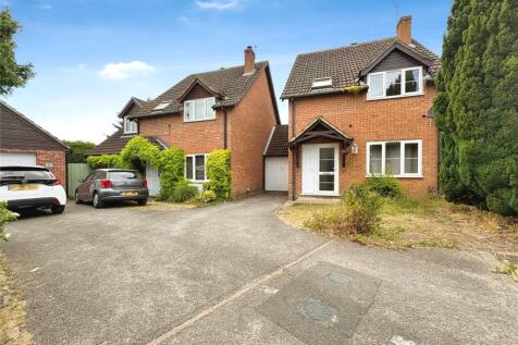 Gatcombe Close, Calcot, Reading 3 bed link detached house for sale