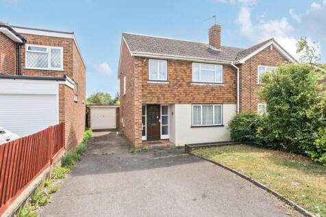 Cotswold Way, Tilehurst, Reading 3 bed semi