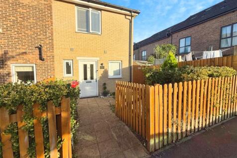 Eddleston Way, Tilehurst, Reading 2 bed house for sale