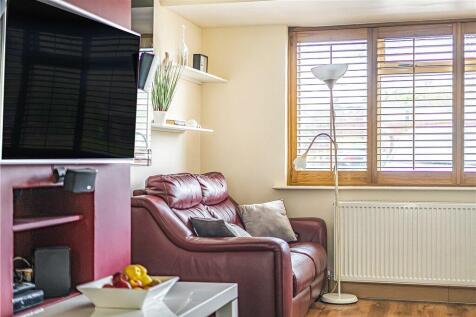 Worcester Close, Reading, Berkshire 3 bed semi