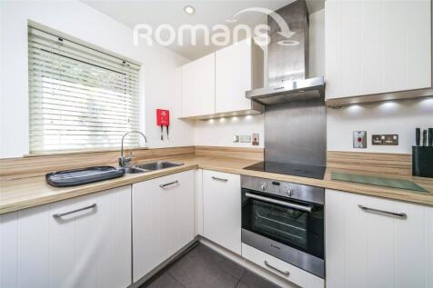 Puffin Way, Reading, Berkshire 2 bed end of terrace house for sale