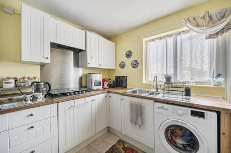 Henley Road, Caversham, Reading 2 bed terraced house for sale
