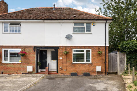 Modbury Gardens, Reading, Berkshire 2 bed semi