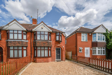 Basingstoke Road, Reading, Berkshire 3 bed semi
