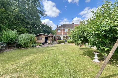 3 bedroom semi-detached house for sale