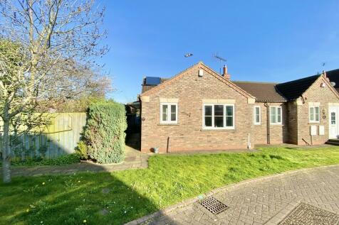 1 bedroom semi-detached bungalow for sale