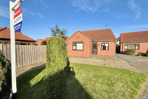 2 bedroom detached bungalow for sale