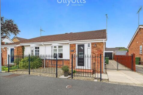 2 bedroom semi-detached bungalow for sale